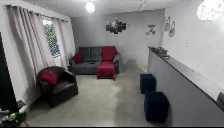 VENDO CASANA BEIRA DA RUA SAO SEBASTIÃO PETRÓPOLIS 