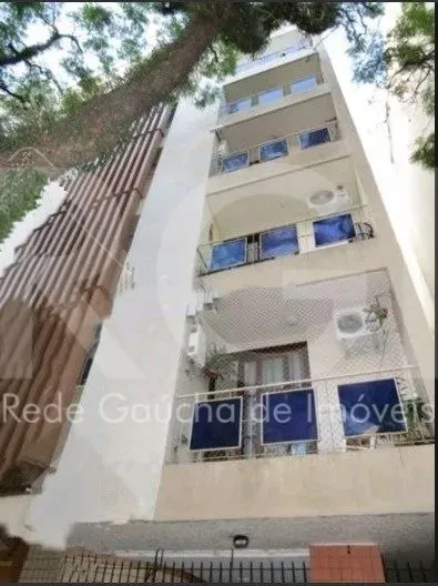 Vende apartamento de 02 dormitórios com 02 sacada , living para 2 ambientes separados,sala