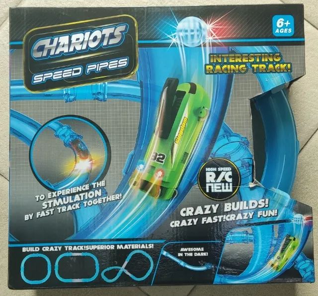 Pista em forma de canos com carrinho R/C