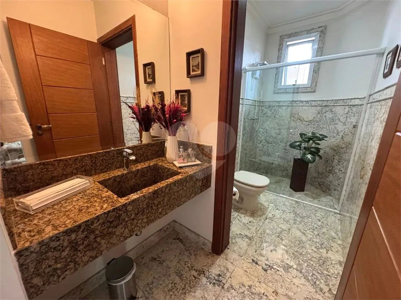 Casa à venda ou para alugar com 4 quartos, sendo 3 suítes, no condomínio Village Vert, Sor - Foto 4