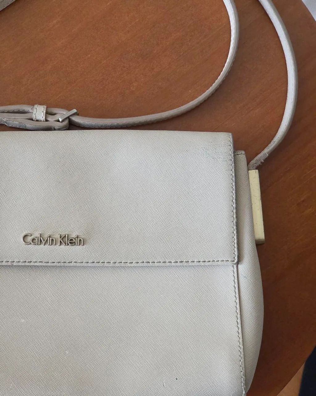 Bolsa Calvin Klein Off White - Foto 2