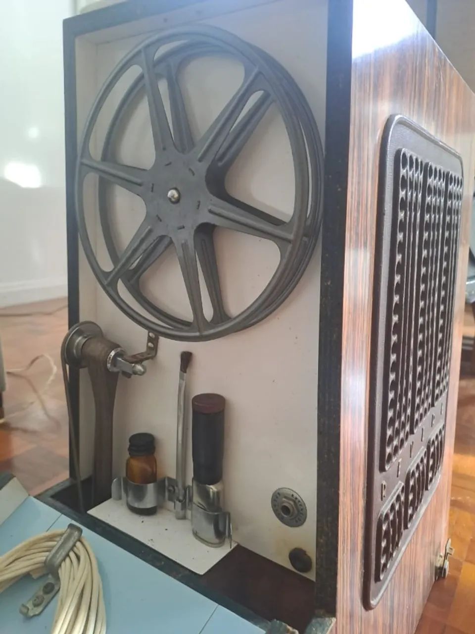 Projetor Revere Filmes 16mm com som - Foto 6