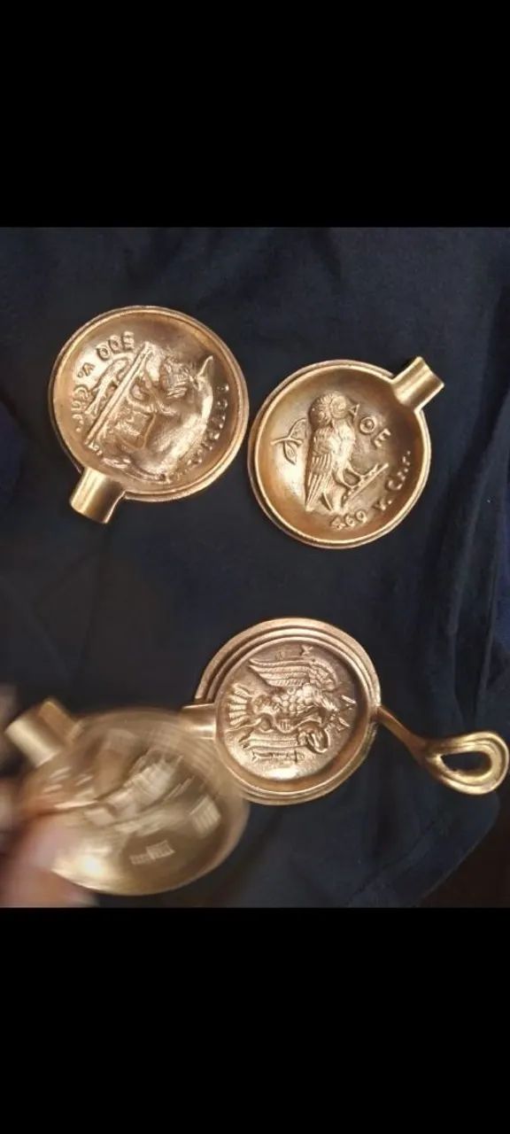 Cinzeiro turco de bronze, é bronze não é pintura - Foto 2