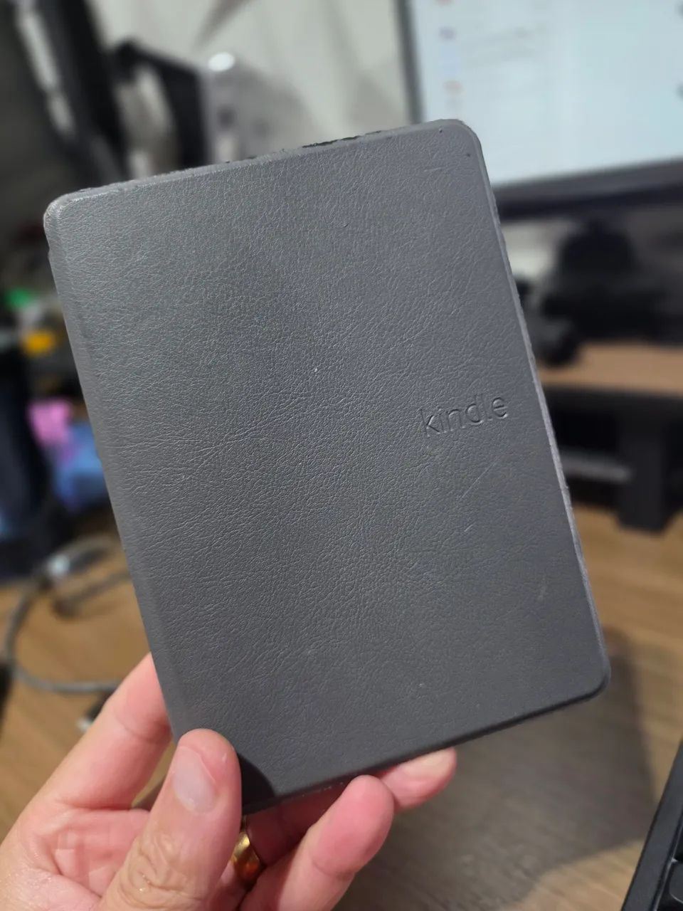 Kindle  10° geração 8gb + capas -  Ótimo estado - Foto 3