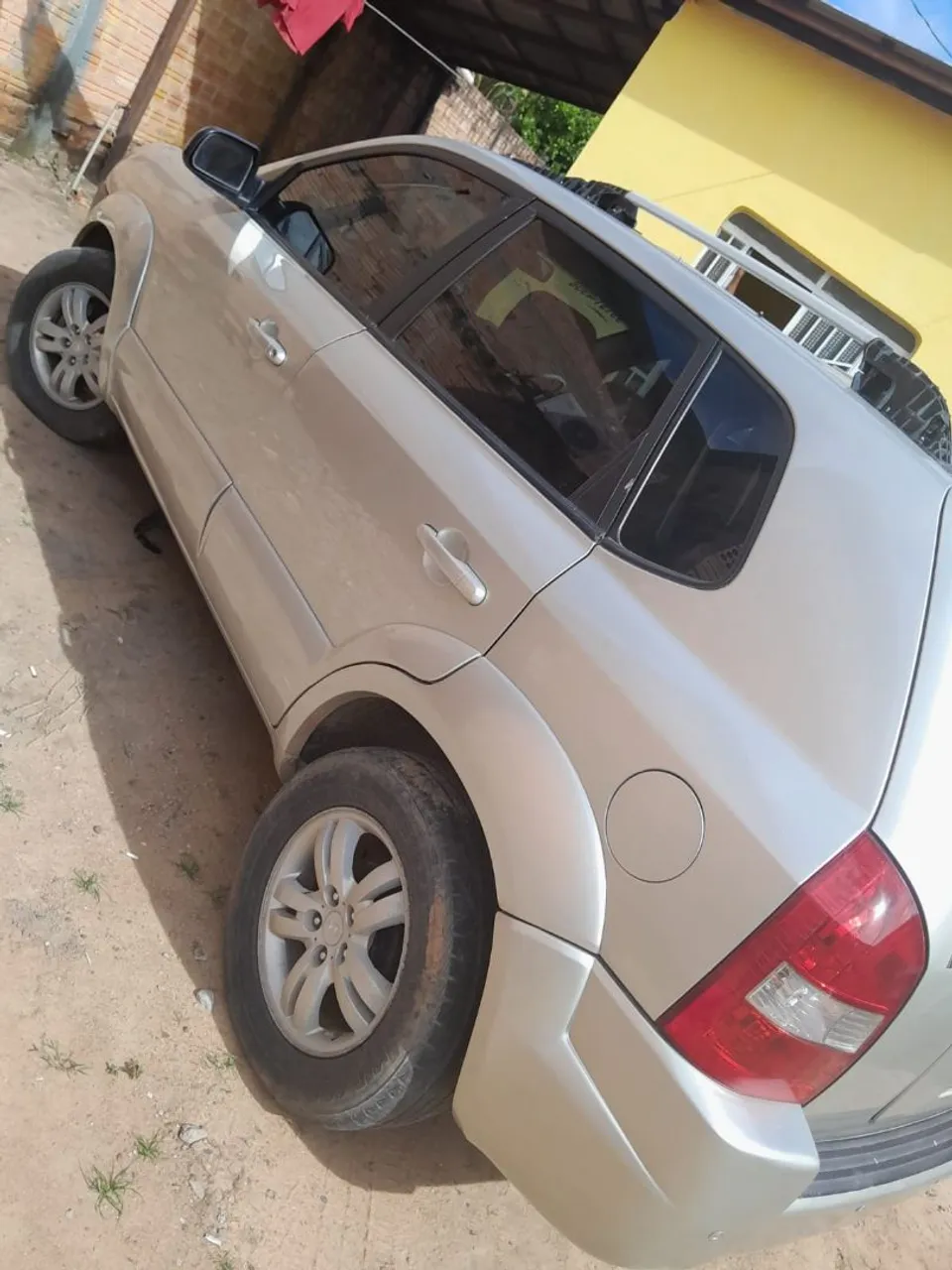 Vendo tucson (no ponto de transferir)