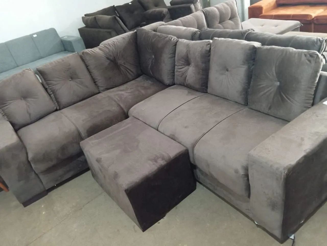 Sofá de Canto em Suede - Novo