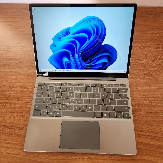 Notebook Microsoft Surface Laptop GO 2 i5-1135G7 8GB DDR4 128GB SSD 12.4" Touch-Screen