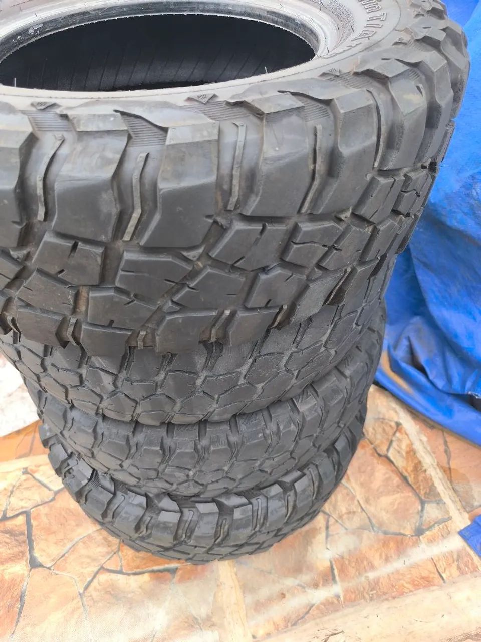 PNEU / BFGOODRICH / MUD-TERRAIN T/A ...215/75/15 - Foto 2