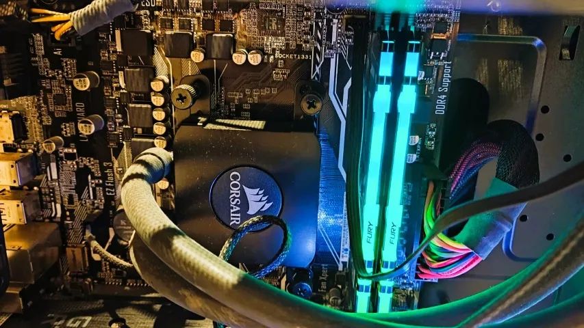  PC GAMER COMPLETO - RTX 3060 TI 8GB - Ryzen 5 5600 - 32GB Ram -  Monitor Alienware. - Foto 5