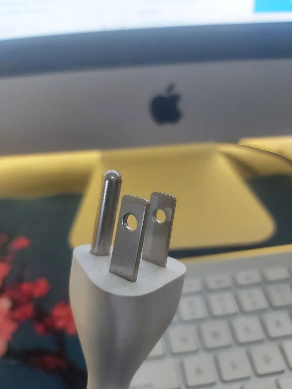 Cabo Apple Extensor Branco Semi Novo Macbook - Foto 3