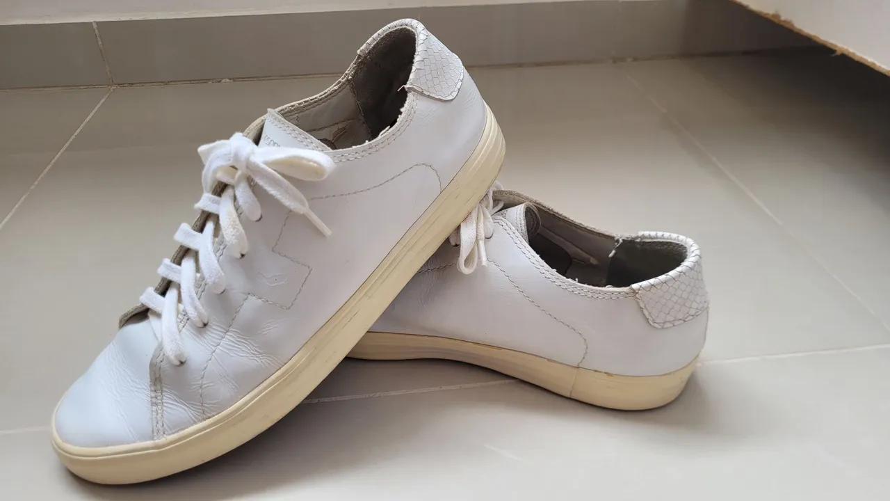 Tênis Reserva Masculino em Couro Branco - Usado em Ótimo Estado<br>