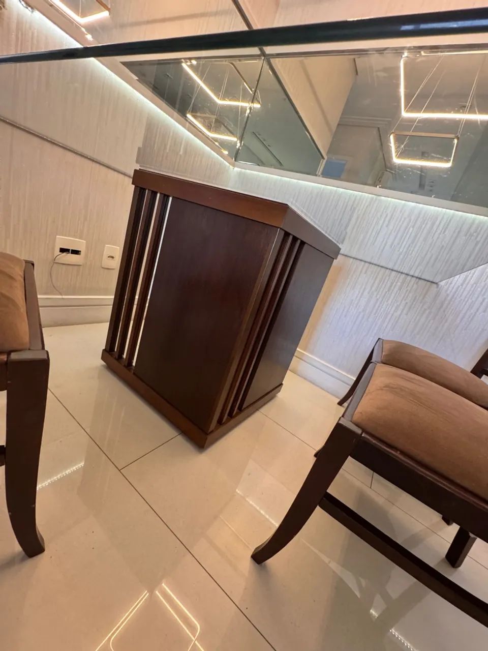 Mesa de Jantar Elegance com Cadeiras 1,40x1,40 - Foto 4