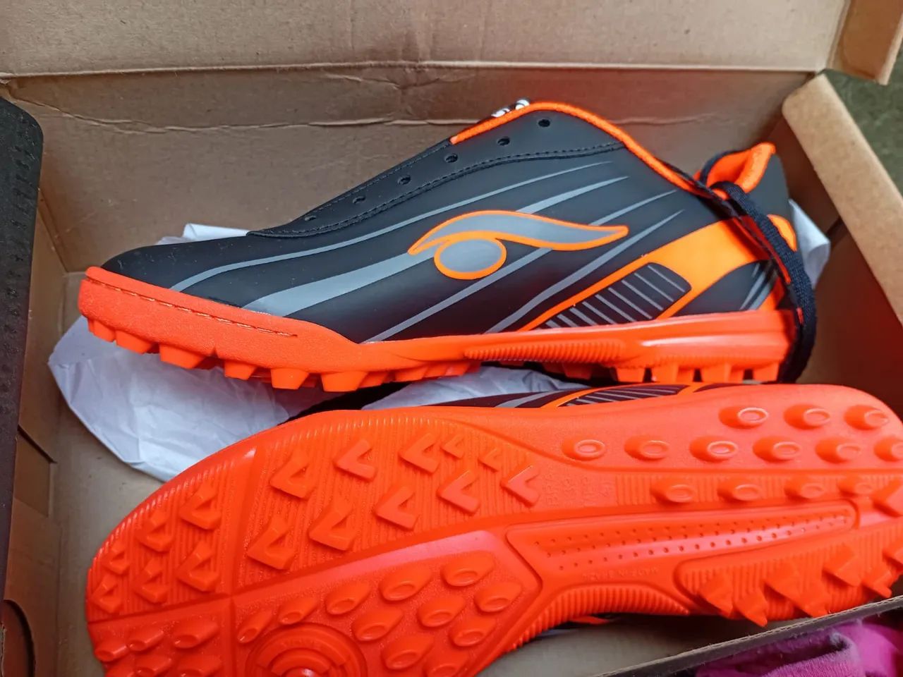 Chuteira nova nunca usada