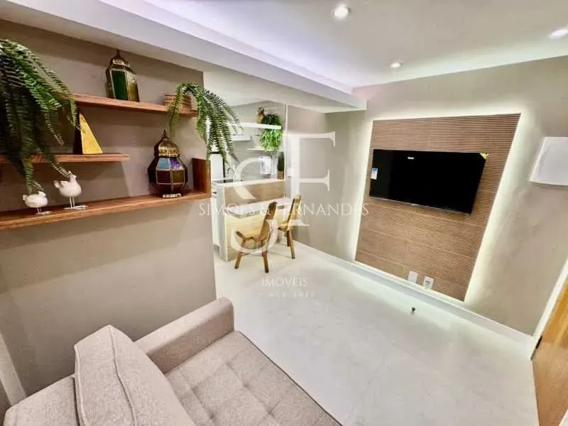 Centro - Avenida Rio Branco - Studio 32m², reformado e mobiliado.