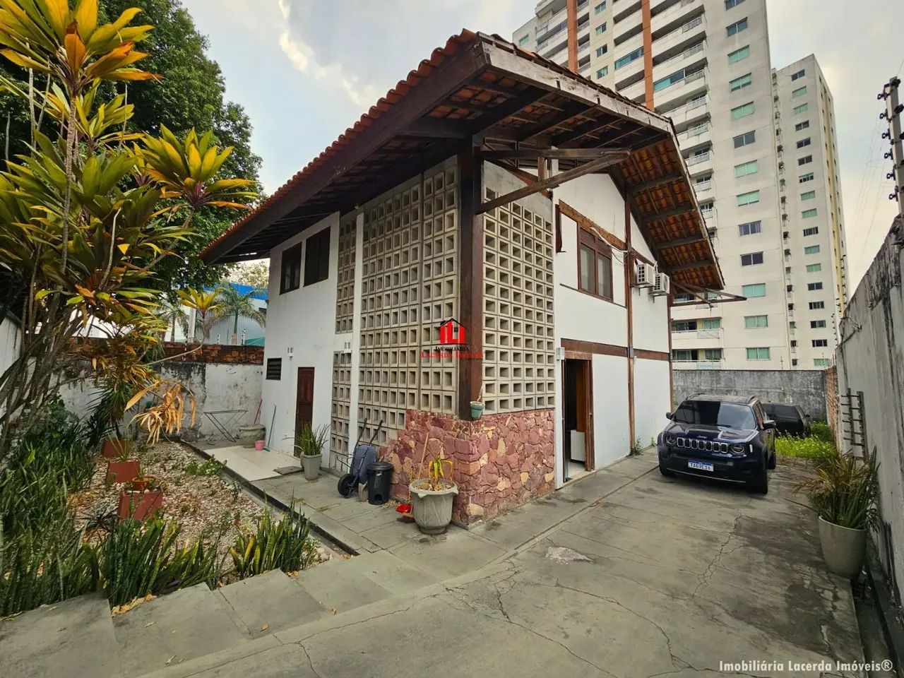 Casa Duplex no Parque Dez 3 Qts sendo 1 suíte com closet/Mobiliada Ideal para Residência e