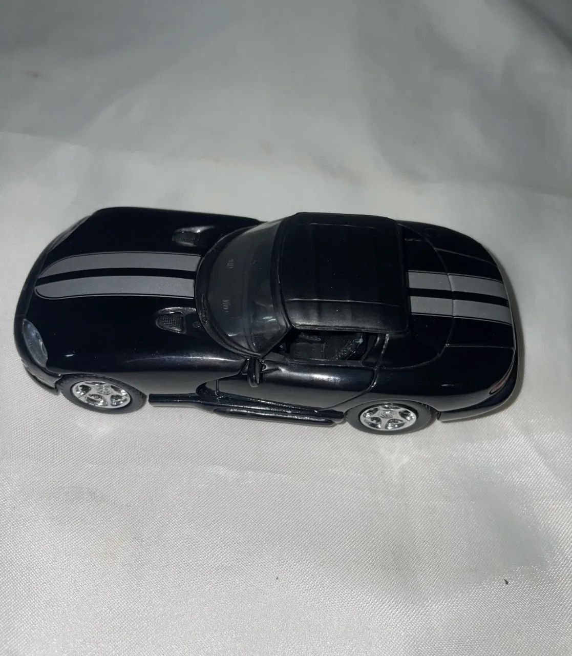 Miniatura Dodge Viper 1/43 Universal Hobbies - Foto 3