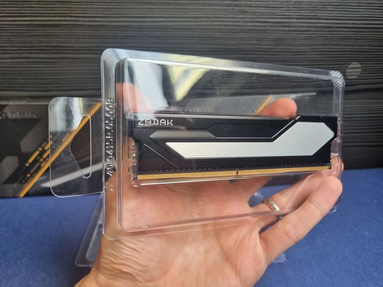 Memória RAM DDR4 16GB (2x8) 3200MHz ZADAK Twist - Foto 3