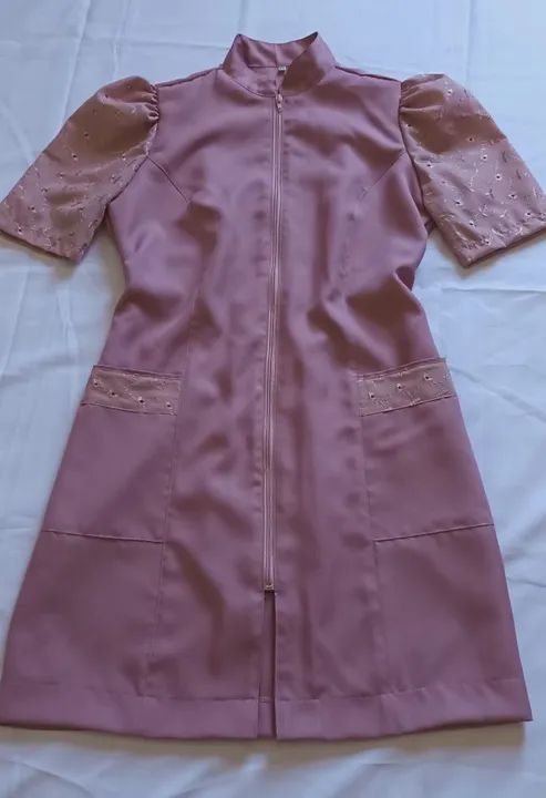 Jaleco rosa com detalhes Nail designer, Massoterapeuta, Esteticista - Foto 2