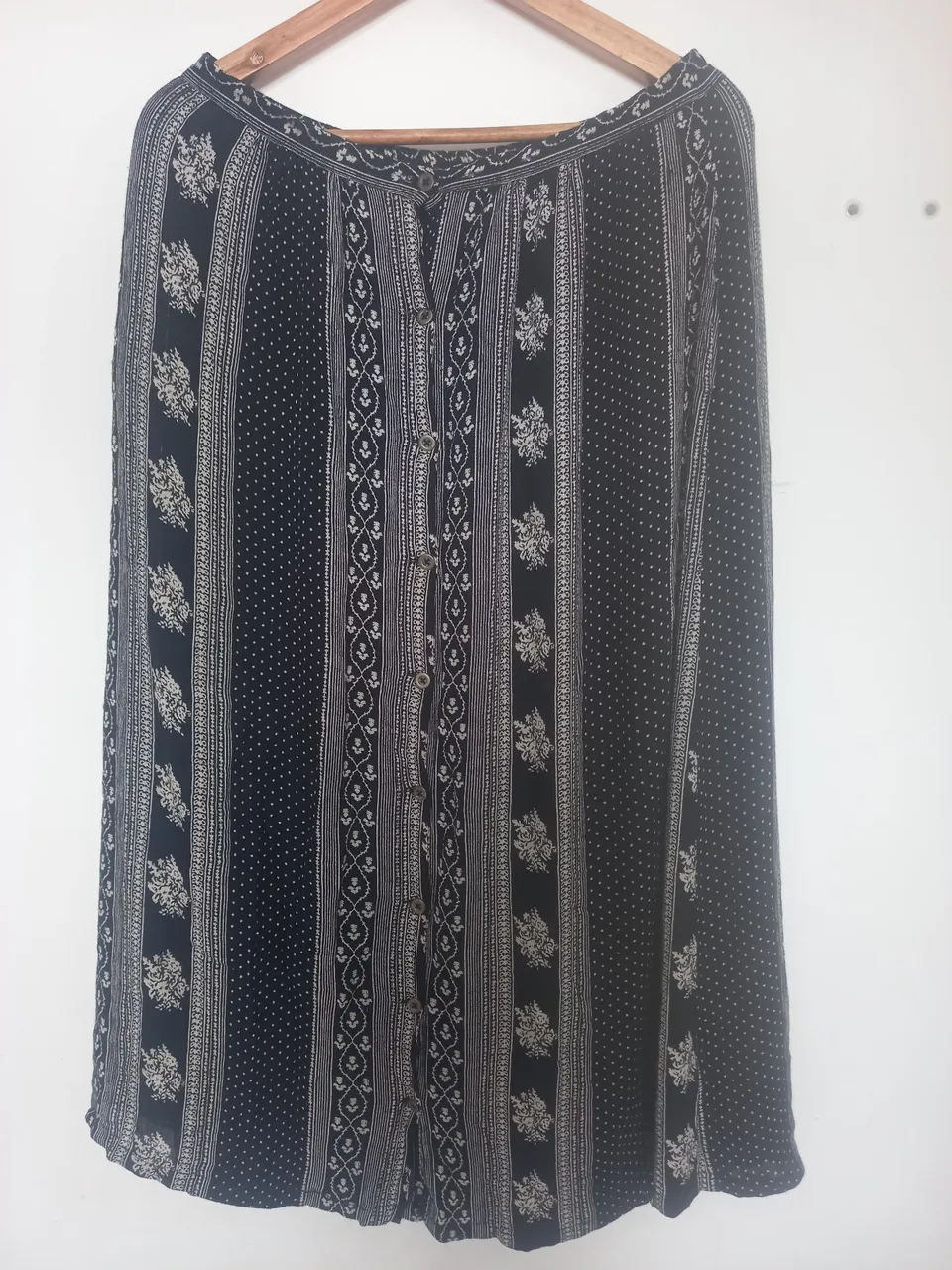 Saia G boho chic com botões