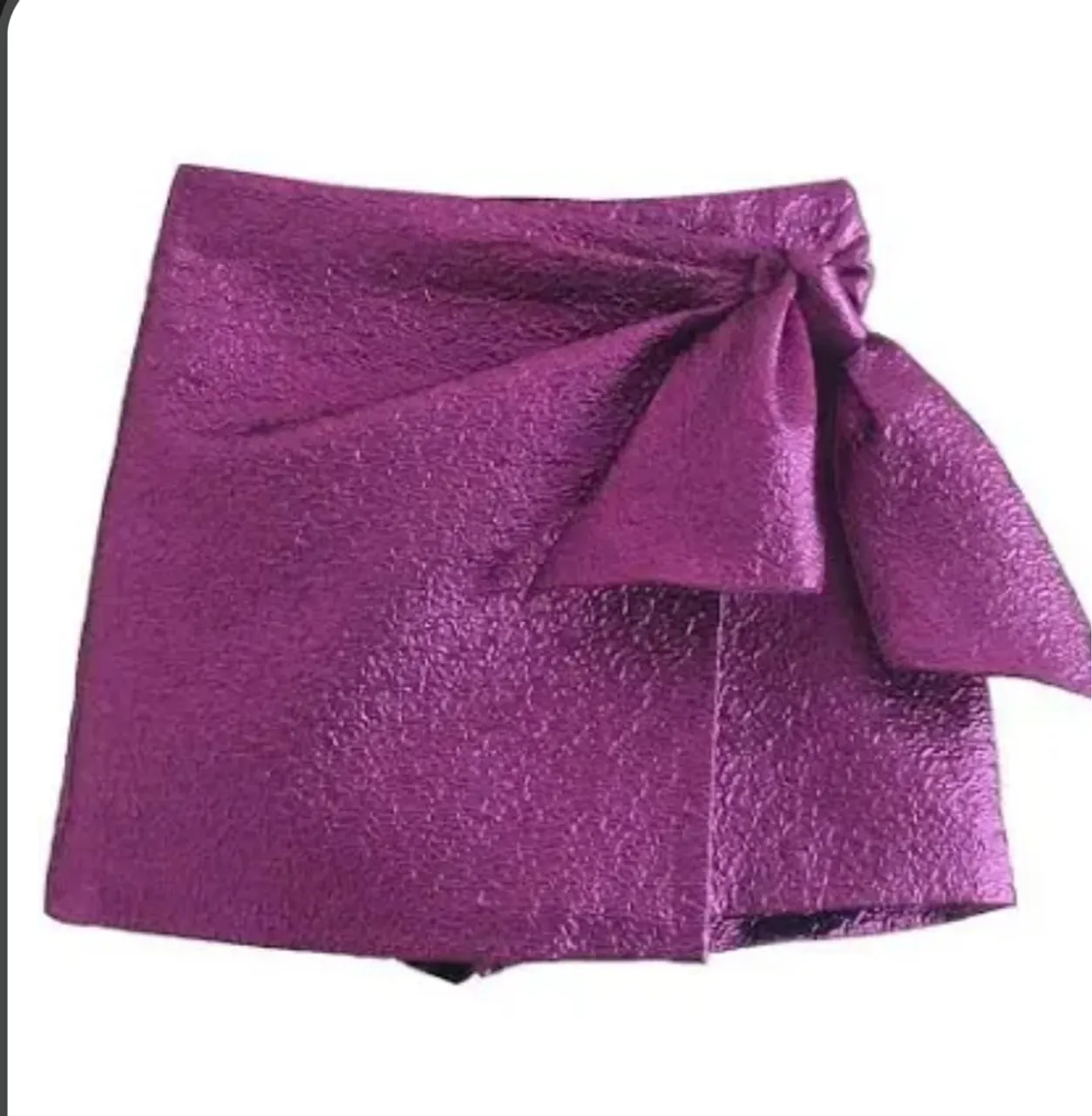 Short Saia Envelope rosa metalizado
