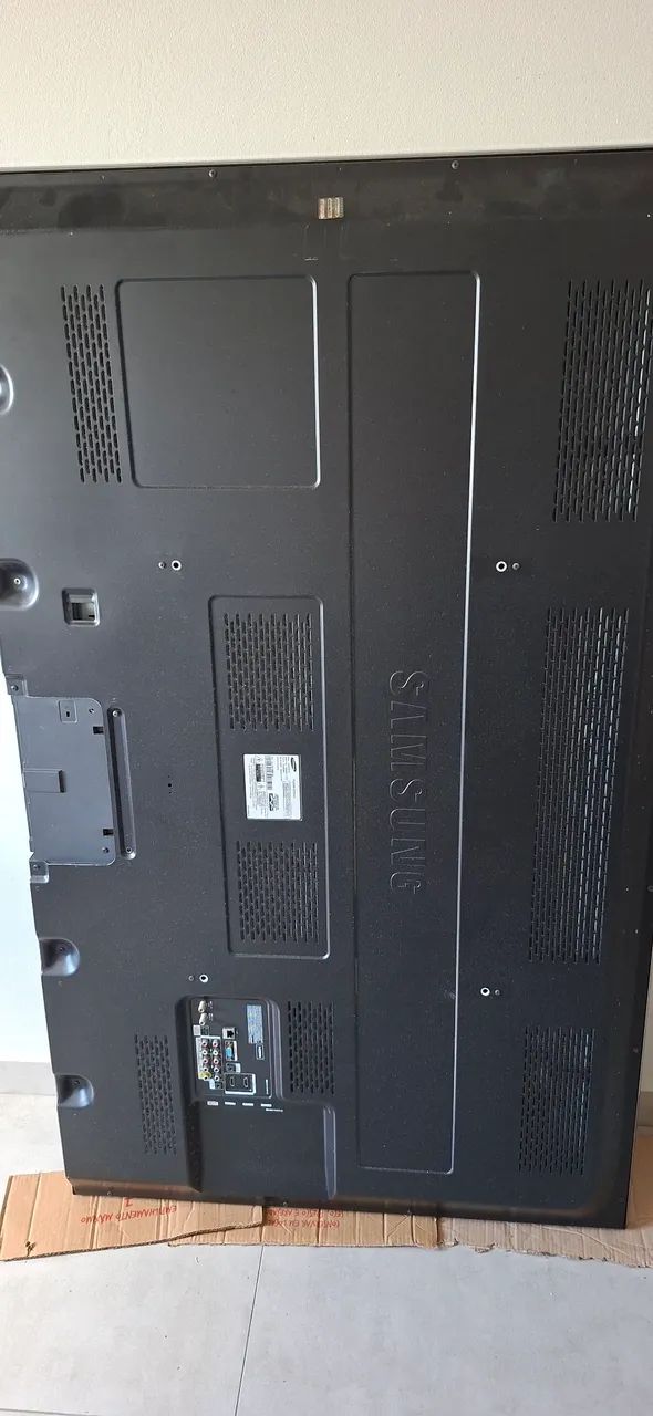 Vende se uma tv plasma 64 polegada p conserto ela parou de funcionar 