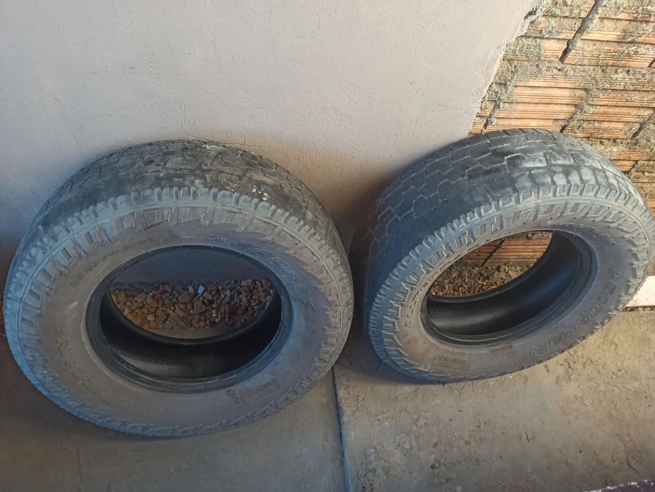 Pneu quebra galho 265/70 R16 - Foto 4