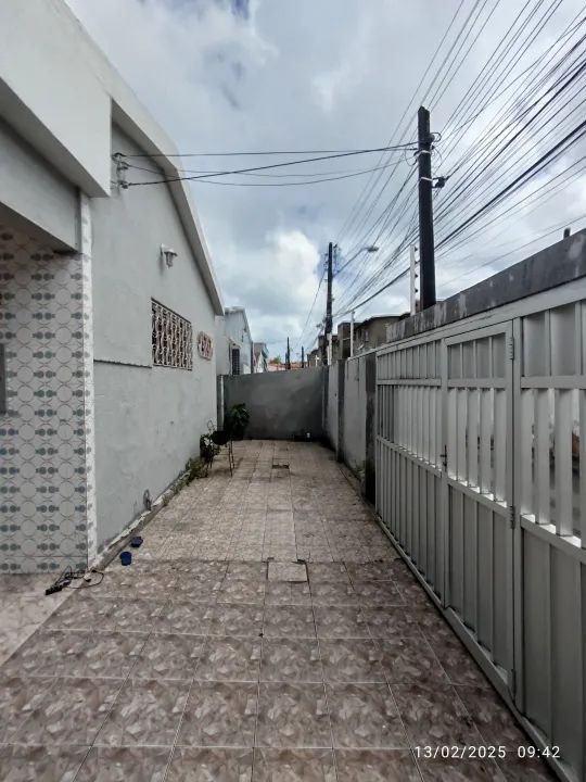 VENDE-SE CASA NO BAIRRO MONTE CASTELO A 100M DA AV. SARGENTO HERMINIO - Foto 2
