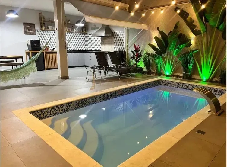 Sobrado à venda em Sorocaba, Wanel Ville, com 3 suítes, com 260 m², Condomínio Villagio Mi