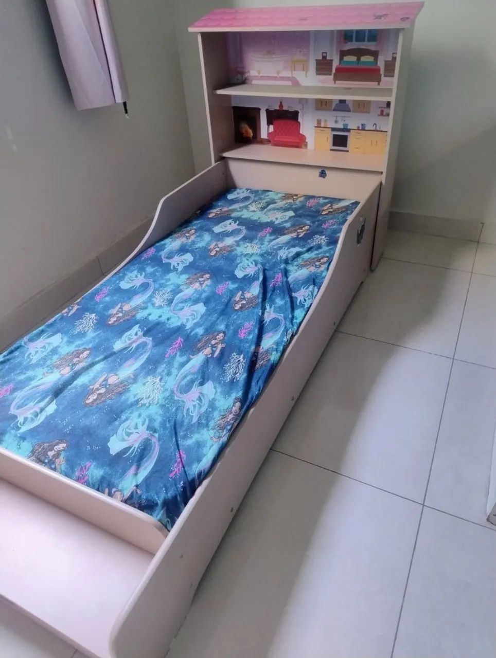 Cama infantil com estante/cabeceira temática - Foto 3