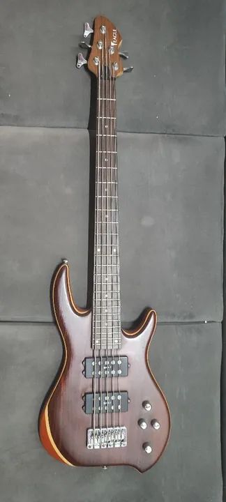Contra Baixo EAGLE EGB 5100 5 Cordas Ativo