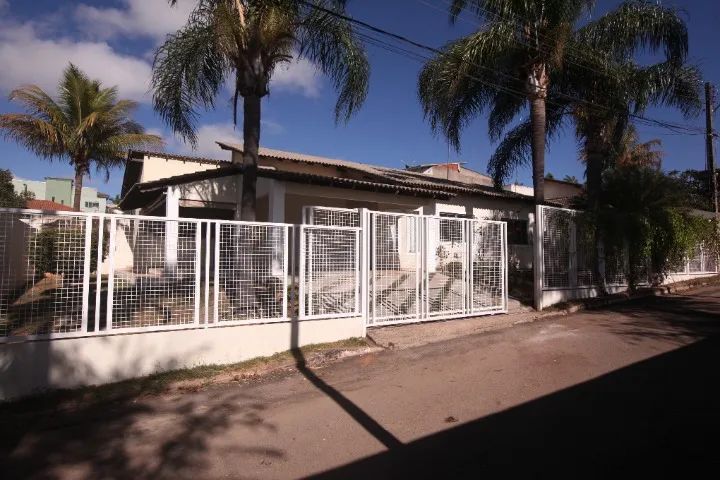 Excelente casa em condomínio com 5 casas perto do Taguaparque - Foto 3