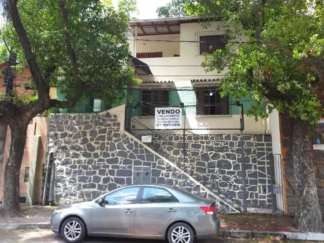Linda Casa Duplex com Terraço à Venda em Jucutuquara  3 Pavimentos e 6 Quartos - Vitória, 