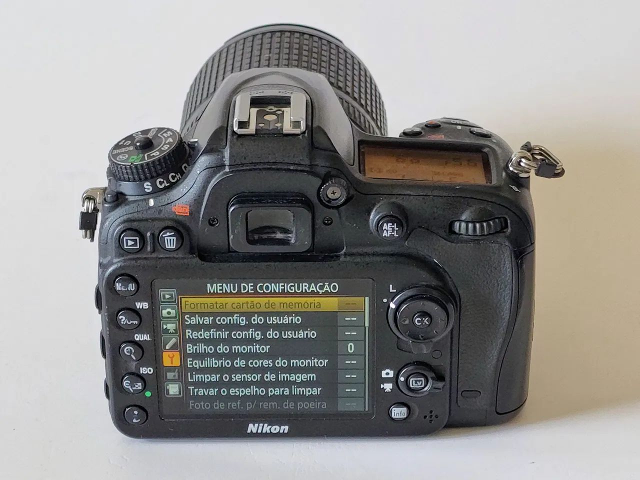 Nikon D7200 Camera with 18-140mm Lens64303753947009124