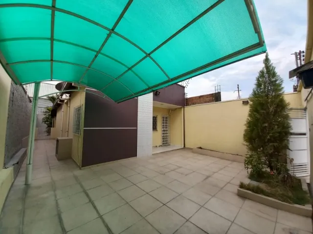 Casa para alugar com 02 (dois) quartos e piscina no Novo Aleixo