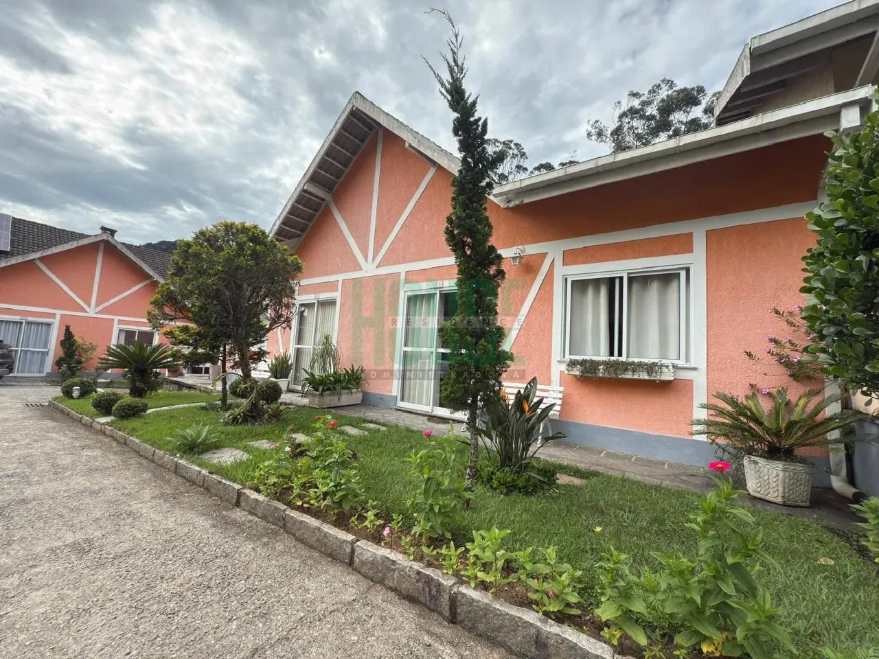 CASA EM CONDOMÍNIO 3 QUARTOS GRANJA GUARANI TERESÓPOLIS / RJ