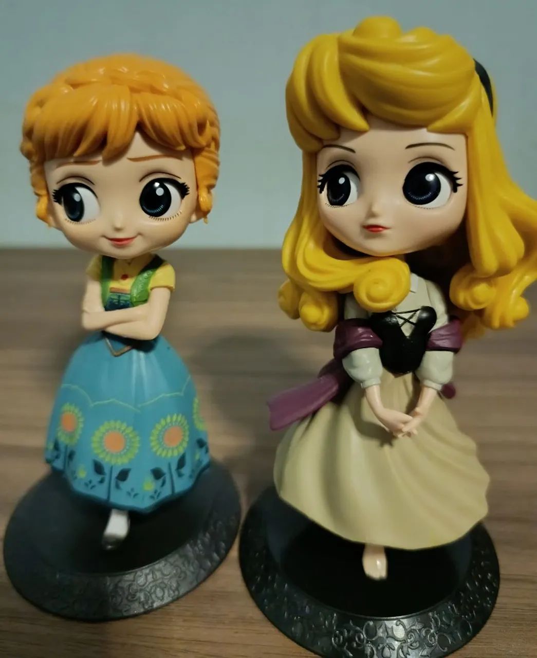 Kit 2 Bonecas Estilo Qposket - Anna e Aurora