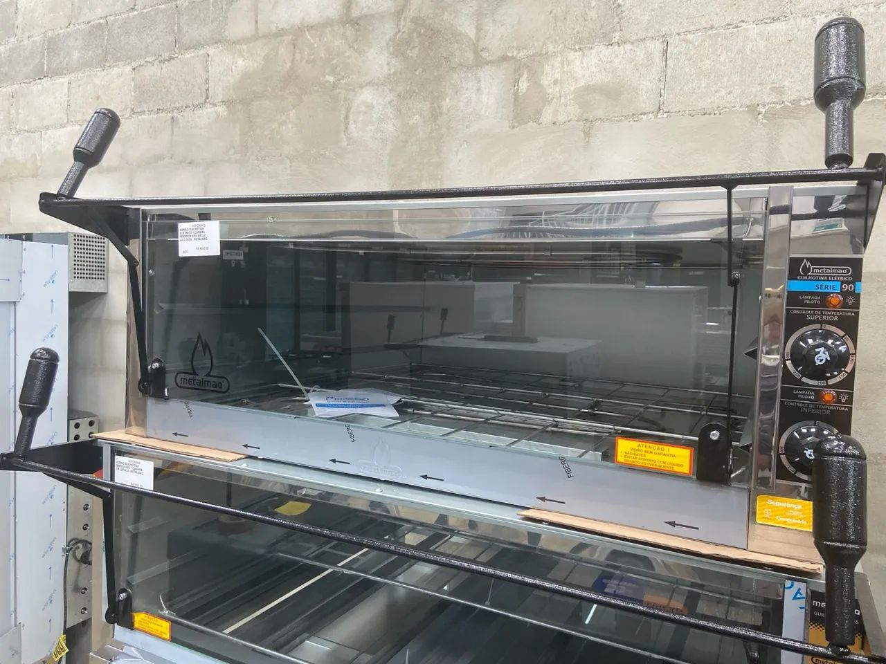 FORNO GUILHOTINA ELÉTRICO 1 CÂMARA 90X90X25 AÇO INOX FR/LAT - METALMAQ  - Foto 3