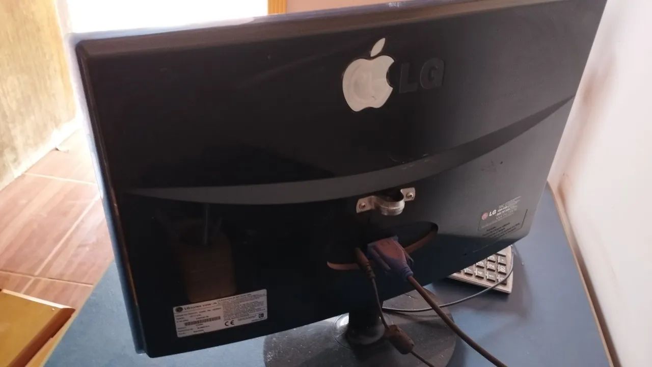 Monitor LG 21.5 polegadas usado - Foto 2