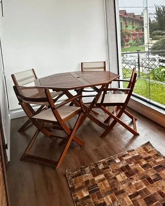 JOGO DE MESA E CADEIRA MADEIRA