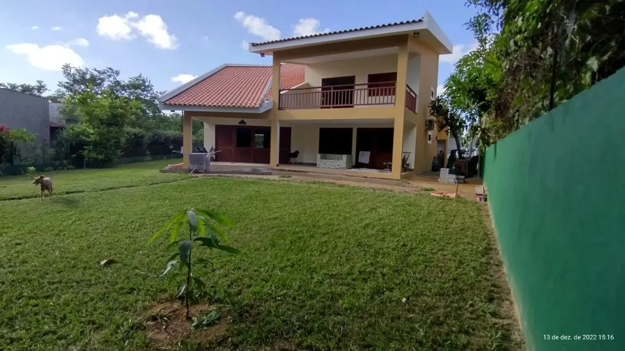 belissa casa em condomínio, km de aldeia, beira de pista, lazer completo e segurança.