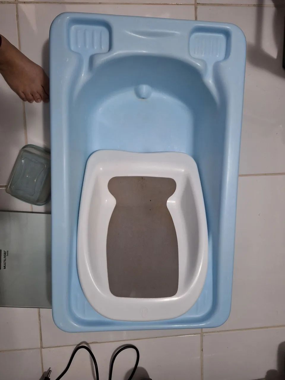 Vendo Banheira de bebê, com assento redutor.