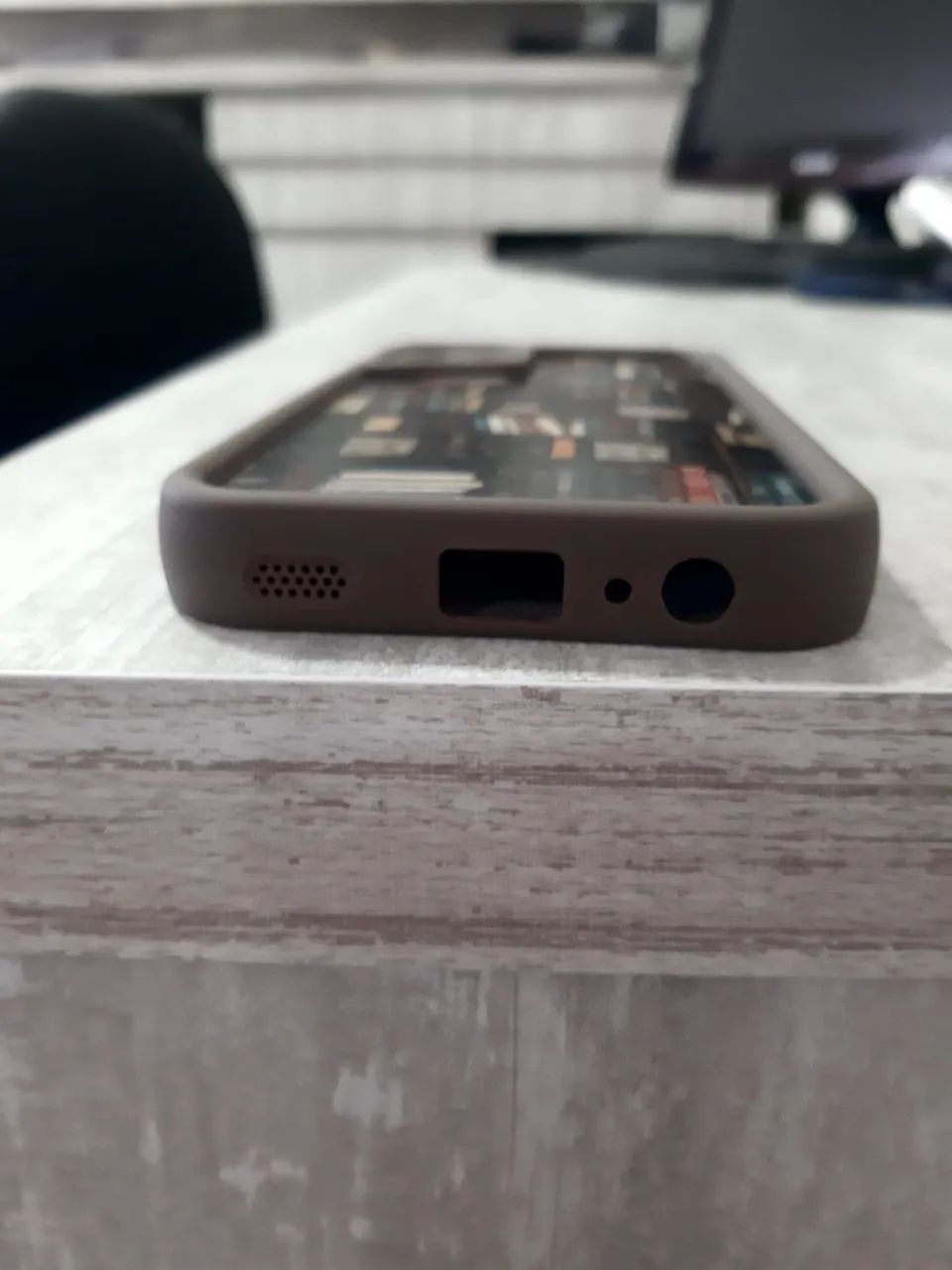 Capa para Celular Estilo Estante de Livros - Foto 5