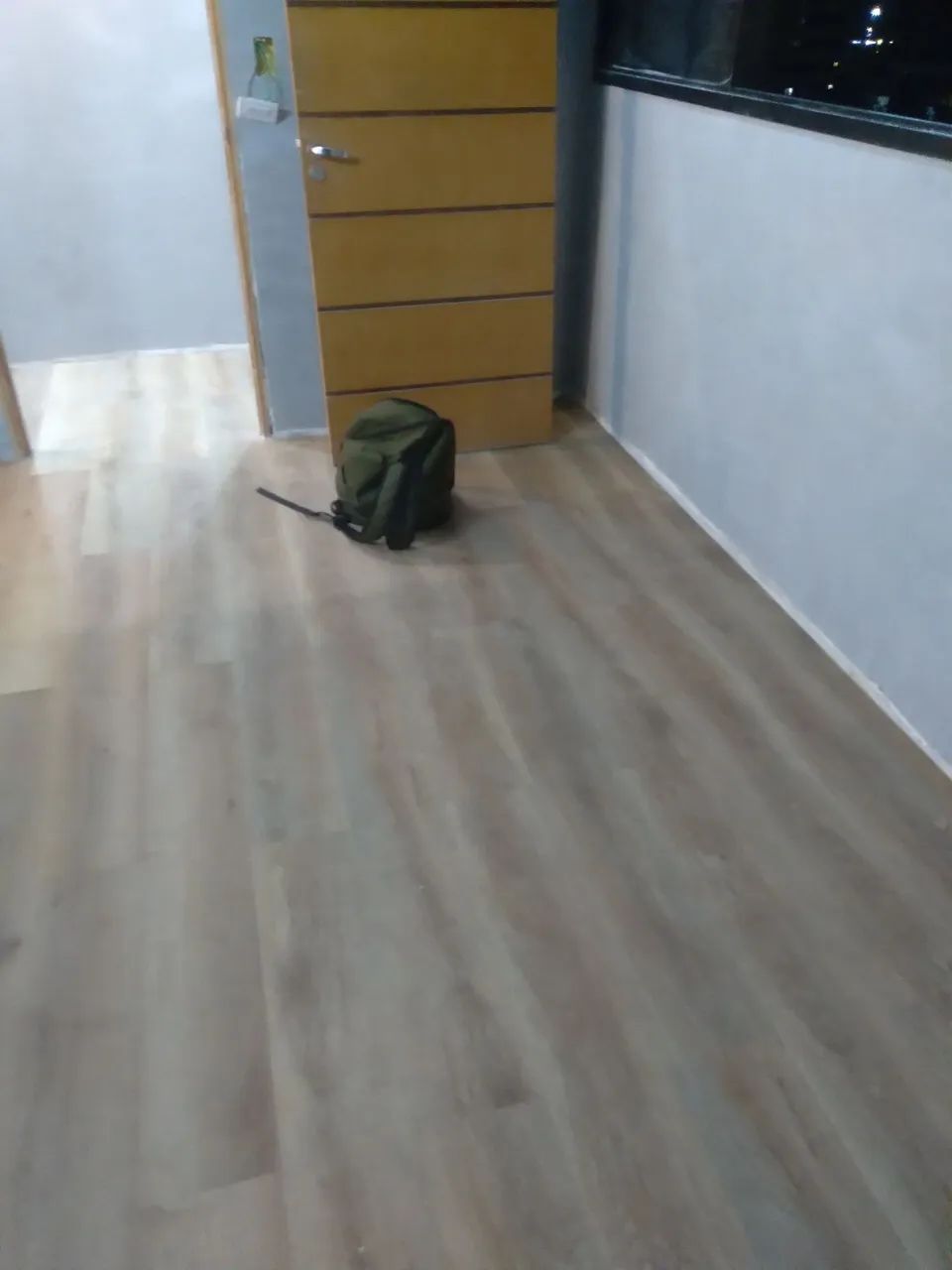 INSTALAÇÃO PISO VINILICO 28,00