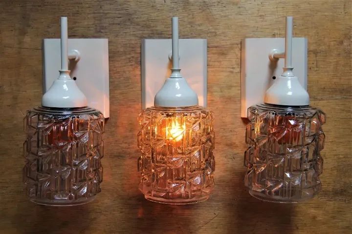 Arandelas Cupulas Vidro Relevo Bizotado - Conjunto 3 peças - Anos 50 - Foto 5