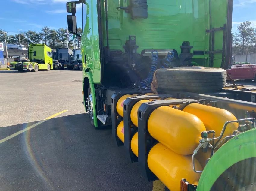 SCANIA CAMINHÃO A GÁS RH410 6X4 2022 - RETARDER, RODA DE ALUMÍNIO - Foto 8