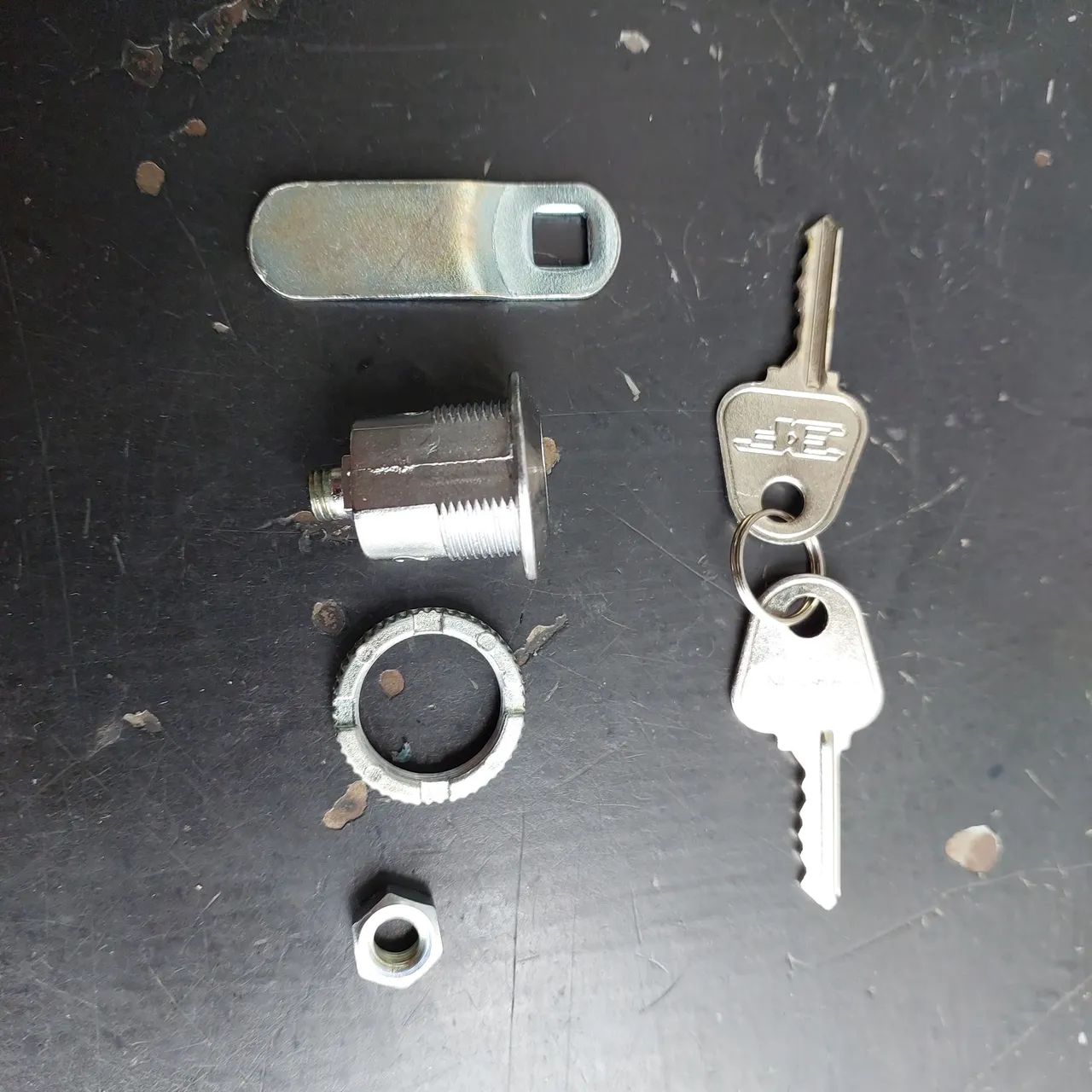 Fechadura para armario de aço  - Foto 3