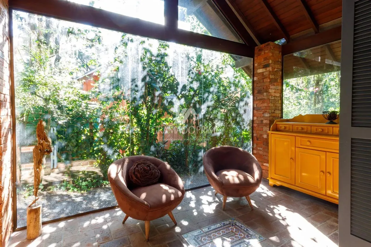 CASA 4 DORMITÓRIOS