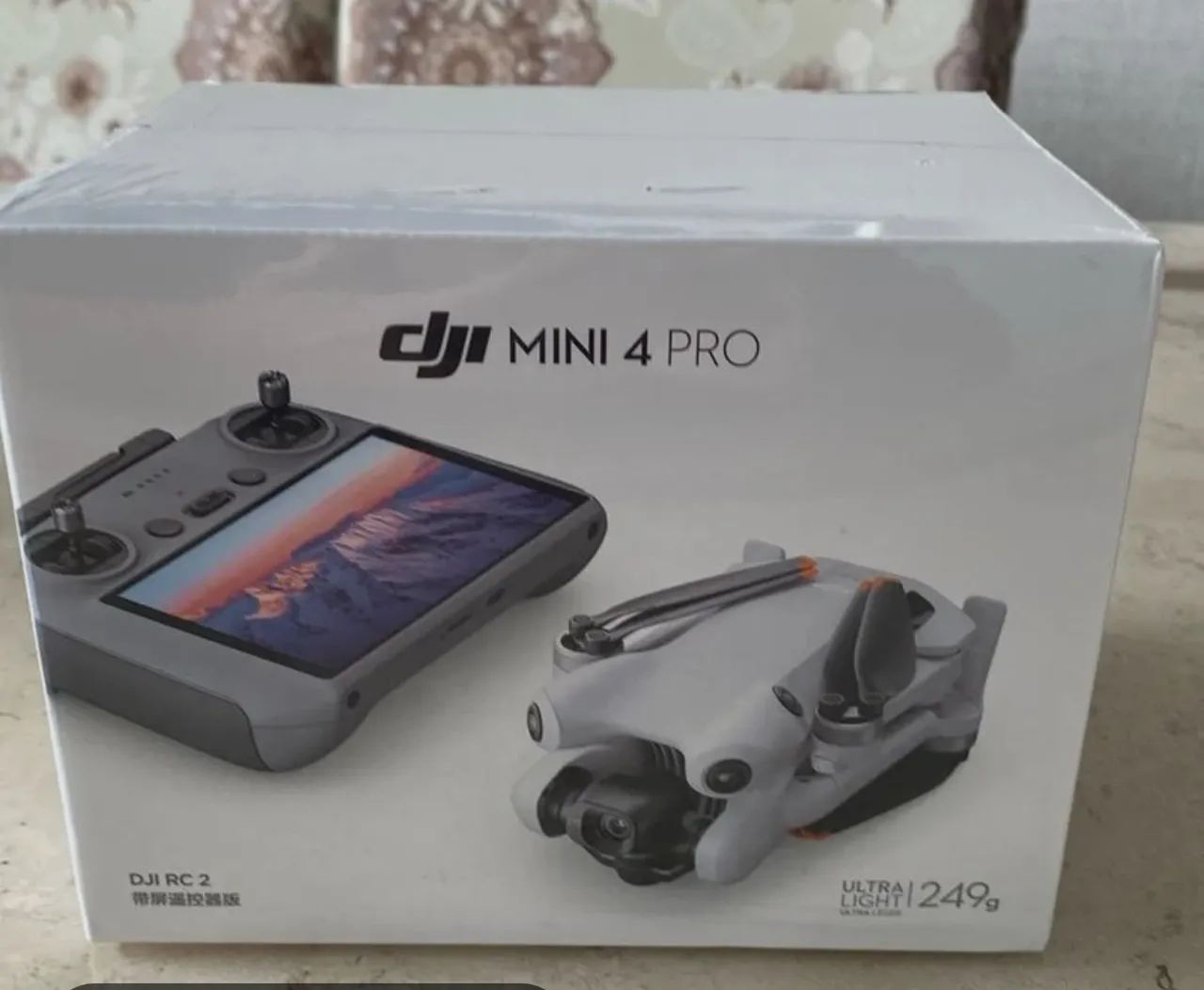 Drone DJI Mini 4 Pro combo , Plus tela no controle - Foto 3