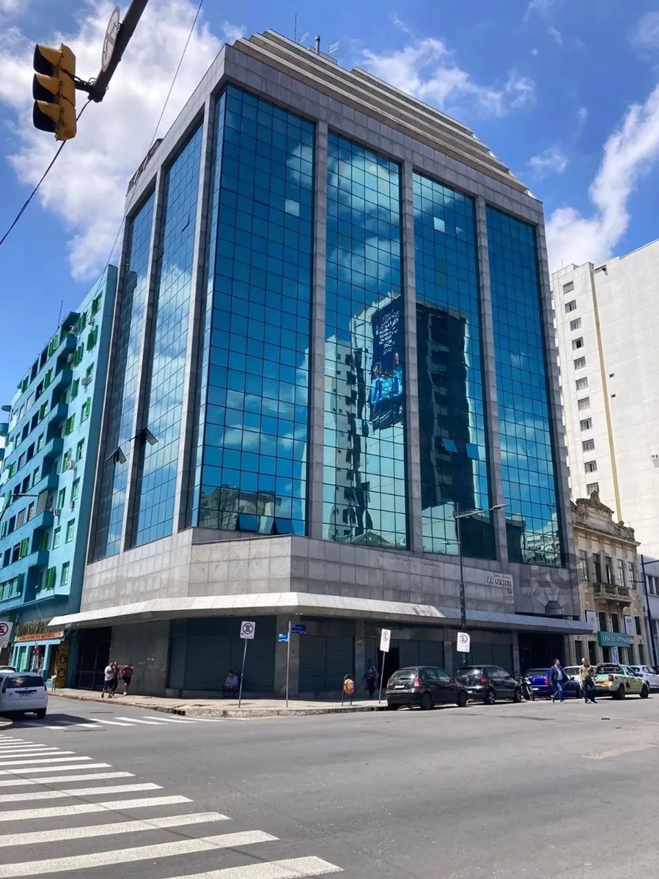 VENDA- Sala comercial. 385m² com área externa- Centro Histórico, Porto Alegre