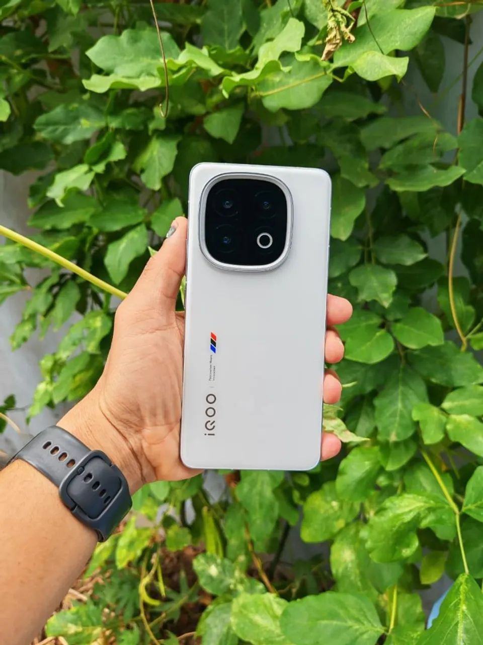 iQOO 13 ホワイト BMW iqoo13 Etoren | Vivo iQOO 13 5G V2408A Dual Sim 256GB White (12GB